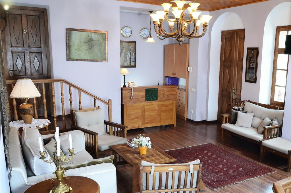 Hotel Brigitte Sighnaghi Eksteriør bilde